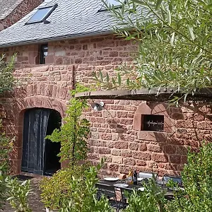 https://etable-de-lilou.midi-pyreneeshotels.com