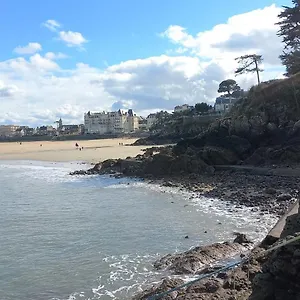 https://la-maison-des-couleurs-saint-lunaire.inbrittany.com